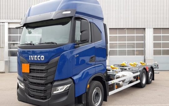 IVECO S-WAY: Jetzt auch mit Wechselverkehrsausstattung