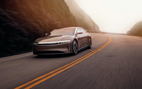 Newalu veredelt Aluminium für E-Limousine Lucid Air