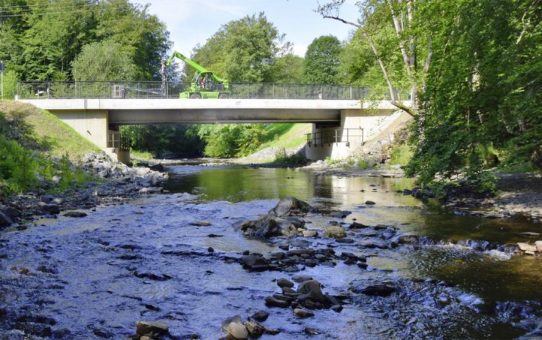 Ersatzneubau als Verbundlösung - Feuerverzinkte Rurbrücke Grünental in Monschau