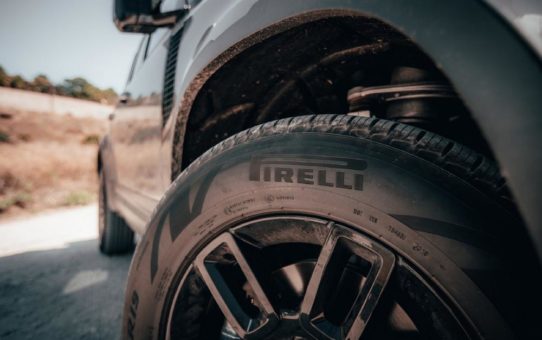 Pirelli: Niedrige Emissionen und reduzierter Kraftstoff-Verbrauch mit dem neuen Ganzjahresreifen Scorpion Zero für nen jüngsten Land Rover Defender