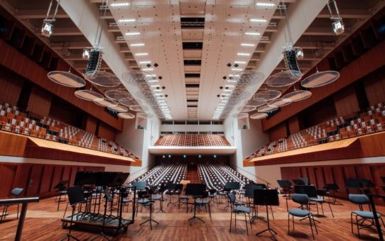 Konzerthaus Freiburg erneuert Saal-, Orchester- und Foyerbeleuchtung mit ETC und GDS
