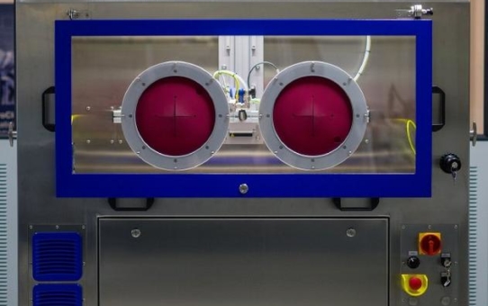 Effektive CO2-Schneestrahlreinigung für High-Purity-Bauteile in kleinen Stückzahlen