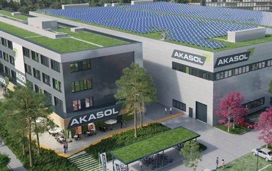 Die AKASOL AG startet in ihrer Gigafactory in Darmstadt die Batterieproduktion mit ELAM