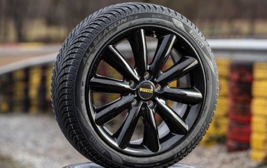 Pirelli: Der neue Cinturato All Season SF2, ein sicherer Reifen für das ganze Jahr dank eines adaptiven Profils für jede  Jahreszeit und jeden Fahrstil