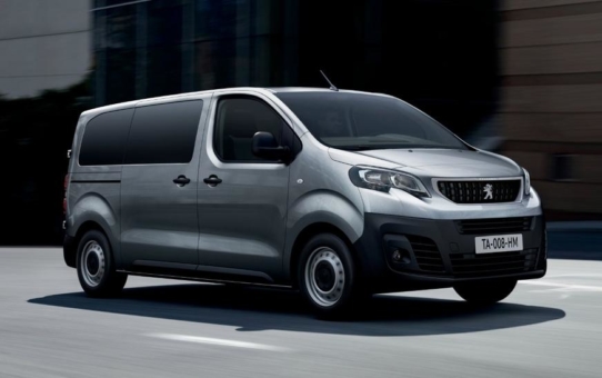 Ab sofort bestellbar: der PEUGEOT e-Expert* Kombi mit 75-kWh-Batterie