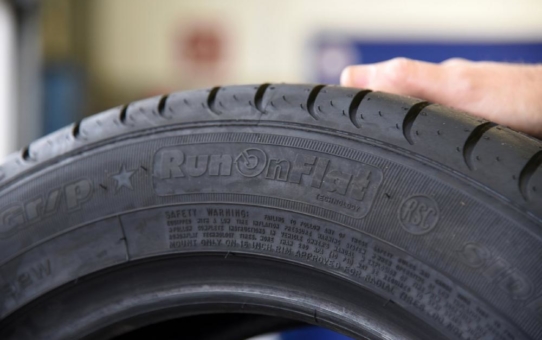 TÜV SÜD: Beim Neukauf auf spezielle Reifentypen achten