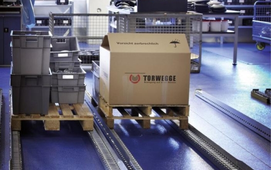 TORWEGGE installiert Schwerlastrollenbahn bei großem Logistikunternehmen