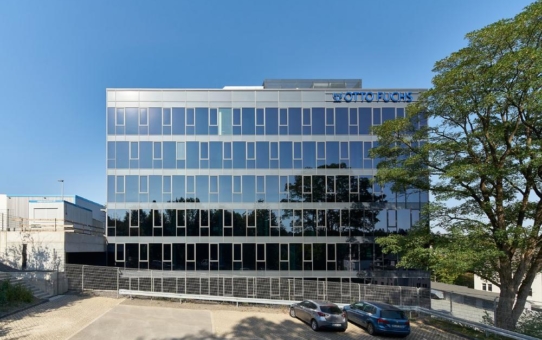 OTTO FUCHS Bürogebäude und Produktionshalle, Meinerzhagen: Innovation aus Prinzip