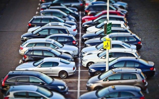 Firmenwagennutzung sinkt in der Corona-Krise um durchschnittlich 28 Prozent