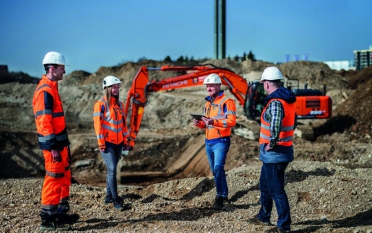 Digitalisierung auf der Baustelle: Drohne und GPS für mehr Effizienz bei der Baugrubenerstellung