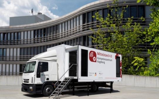 Im Mittelstand 4.0-Mobil probieren Interessierte digitale Anwendungen aus: kostenfreie Schulung am 13. Juni in Nürnberg