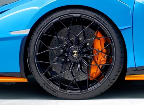 Lamborghini setzt auf Bridgestone Reifen für den spektakulären Huracán STO