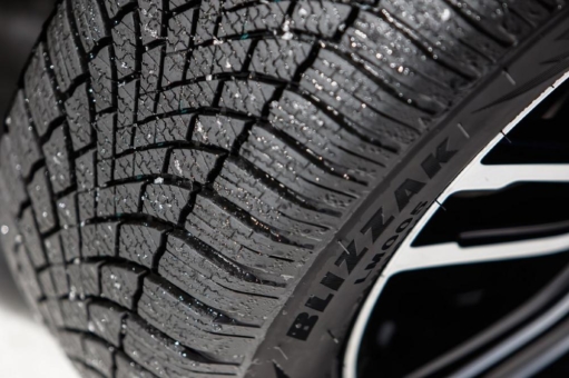 Bridgestone Blizzak LM005: Bester im Winterreifentest 2020 von auto motor und sport