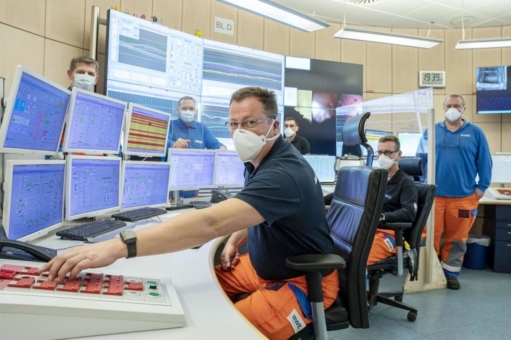 Kohleausstiegsgesetz: Mit Kraftwerksblock D in Niederaußem nimmt RWE Power erste Anlage vom Netz