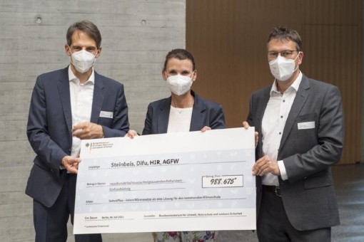 Offizieller Startschuss für Projekt SolnetPlus - Staatssekretärin Rita Schwarzelühr-Sutter überreicht Förderbescheid über 988.000 Euro