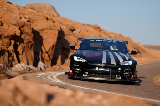 99. Pikes Peak International Hill Climb: Zwei Klassensiege auf YOKOHAMA-Pneus beim "Race to the Clouds"