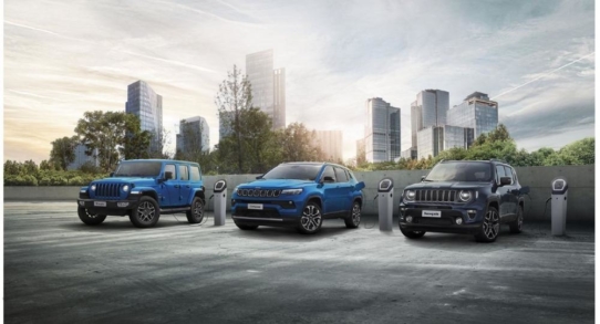 Jeep® feiert 80 Jahre mit Elektrifizierung für die Gegenwart und die Zukunft