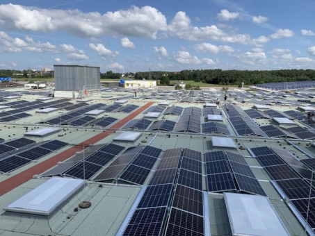 LUKAS GOES GREEN - Das Unternehmen für Hydraulikprodukte verbaut eine der größten PV-Dachanlagen im Raum Erlangen und richtet sich nachhaltig aus