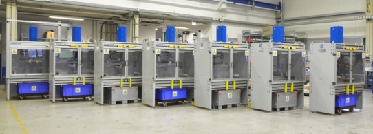 Sieben auf einen Streich - Hegewald & Peschke baut Glasbiegeprüfmaschinen für alle europäischen Produktionsstandorte von Guardian Glass