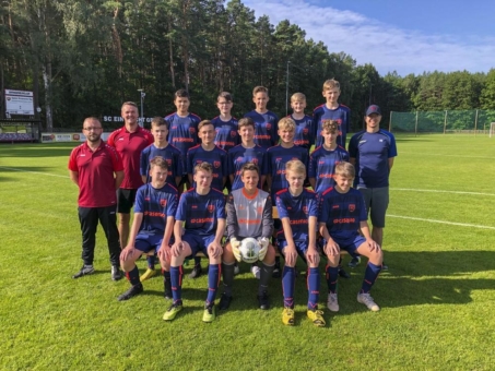 Fußball verbindet Generationen:  Berliner casenio AG unterstützt Jugend-Kicker des SV Rangsdorf 28