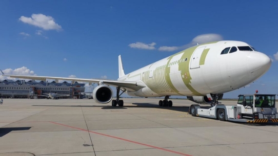 Elbe Flugzeugwerke (EFW) liefert Umrüstfrachter A330-300P2F an DHL