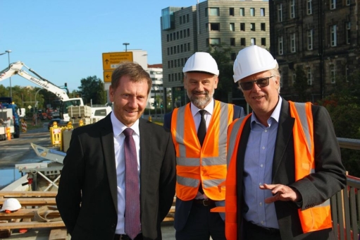 Hentschke Bau bekommt prominenten Baustellen-Besuch: Ministerpräsident Michael Kretschmer informiert sich über den Baufortschritt auf der Carolabrücke