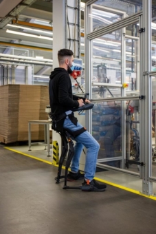 AIRTEC 2021: noonee präsentiert den Chairless Chair