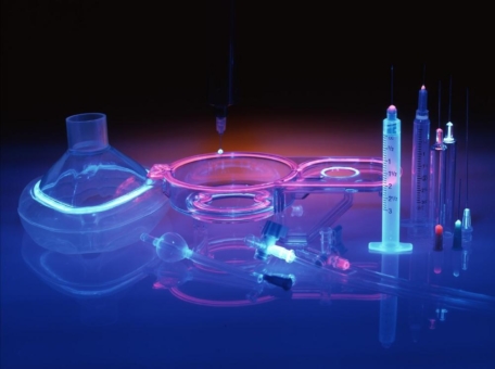 Dymax präsentiert modernste Lichthärtungstechnologie auf MEDICA und COMPAMED