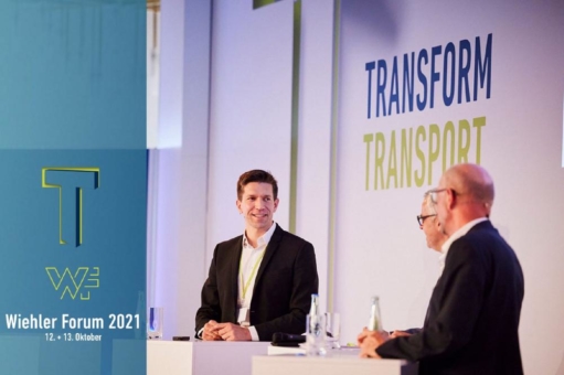 Fabian Heidl spricht auf dem Wiehler Forum zu Trends in der Logistik