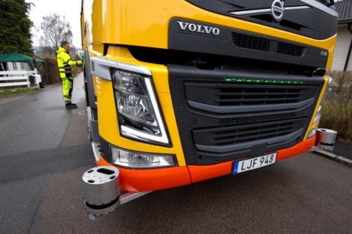 Sicherheit im Mittelpunkt der Erprobung von selbstfahrendem Abfallentsorgungsfahrzeug durch Volvo Trucks und Renova