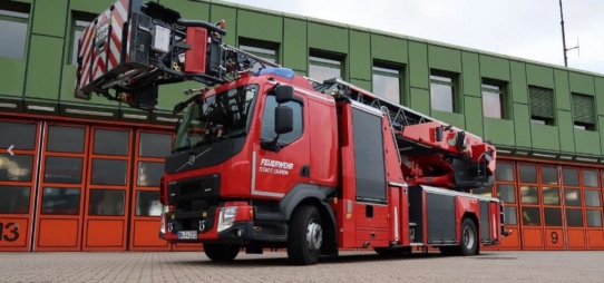 Neues Drehleiter-Fahrzeug für Feuerwehr Düren