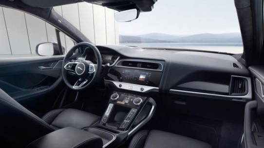 Jaguar I-PACE Modelljahr 2022: Mit Alexa und Pivi Pro noch bequemer und genussvoller elektrisch reisen