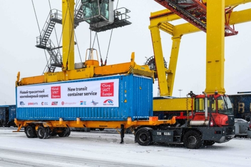 Transport über nur zwei Grenzen nach Deutschland:  Baltic Sea Bridge mit neuer Verbindung China - Europa über Mukran Port