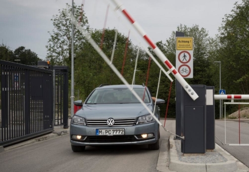 PCS bietet hands-free Zufahrt zu Tiefgaragen und Parkplätzen, komfortabel mit Kennzeichenerkennung gesteuert