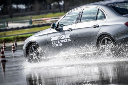 Bridgestone Turanza T005 fährt zum Testsieg im großen Sommerreifentest 2022 der renommierten Auto Zeitung