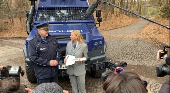 Rheinmetall liefert gepanzertes Einsatzfahrzeug Survivor R an die Polizei Berlin aus