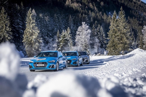 Top-Performance auf Eis und Schnee: Der Blizzak LM005 begeisterte beim "auto motor und sport" Wintertraining, powered by Bridgestone