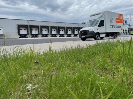 Sauber und leise: trans-o-flex ThermoMed bestellt 174 Zustellfahrzeuge mit elektrischer Kühlung