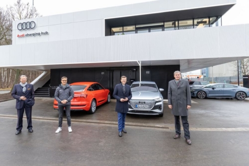 Weltpremiere im Messezentrum: Audi charging hub startet als städtisches Schnelladekonzept