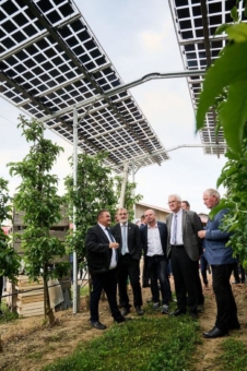 Forschungsanlage der »Modellregion Agri-Photovoltaik Baden-Württemberg« von Ministerpräsident Kretschmann eröffnet