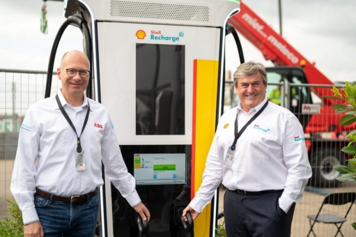 ABB und Shell starten in Deutschland erstes flächendeckendes Netz mit weltweit schnellster E-Ladestation
