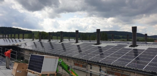 Referenzprojekt Remda - eine kommerzielle PV-Aufdachanlage