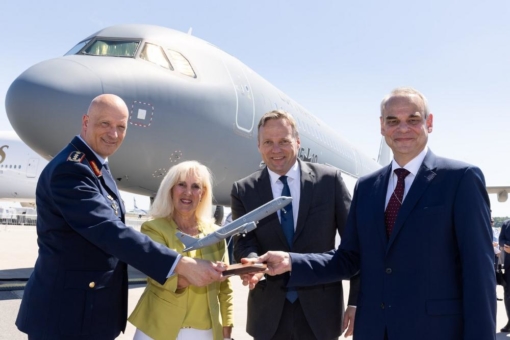 Lufthansa Technik übergibt ersten Airbus A321LR an die Bundeswehr