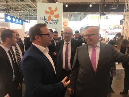 Bundeswirtschaftsminister Peter Altmaier besucht Messestand der Minol-ZENNER-Gruppe auf der Hannover Messe 2018