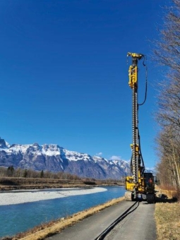 Premiere in Liechtenstein: Bauer Spezialtiefbau schließt Dammsanierung erfolgreich ab