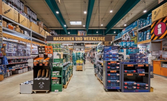 Aura Light stattet 125 Filialen der Baumarktkette Hornbach mit LED-Beleuchtungslösungen aus