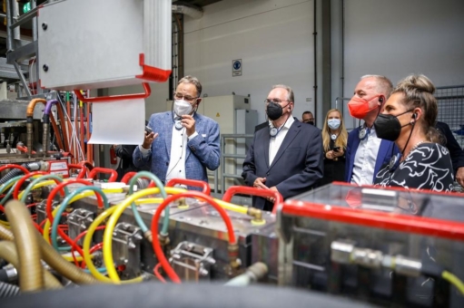 Ministerpräsidentenbesuch bei der Schüco Polymer Technologies KG