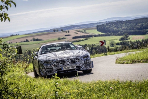 Die Legende lebt: Vorserienfahrzeuge des neuen SL Roadster starten zu ausführlichen Straßentests