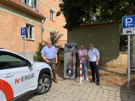 Zwei neue Ladesäulen für Elektroautos in Dettelbach