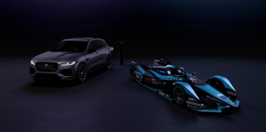 Jaguar TCS Racing steigert die Effizienz der Jaguar Hybrid-Modelle im realen Fahrbetrieb